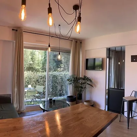 Lägenhet Superbe Dans Avec Piscine